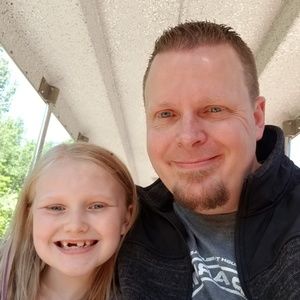 Meet your Posher, Casey